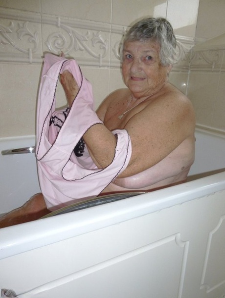 short hair german granny porn img