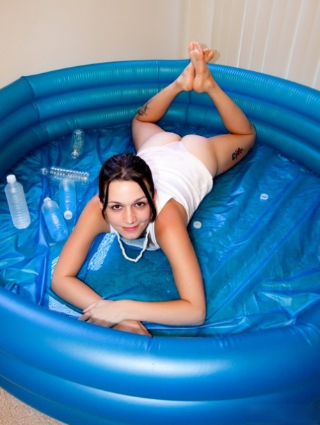 brunette cutie free sexy images