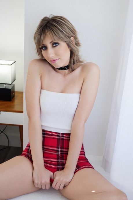 Daphne Dare pornstar adult pic