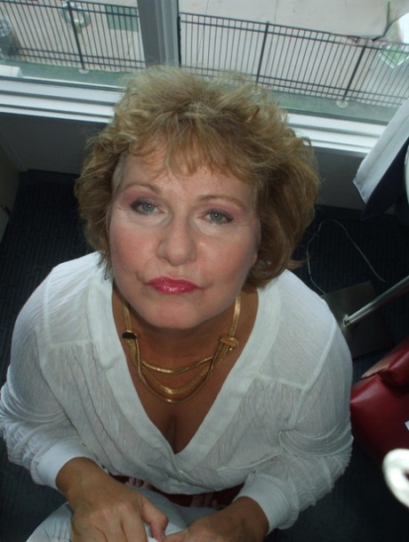 short hair big ass mature pornos pictures