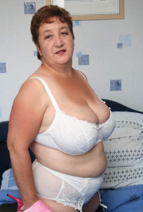 short hair girlfriend sexy nudes picture