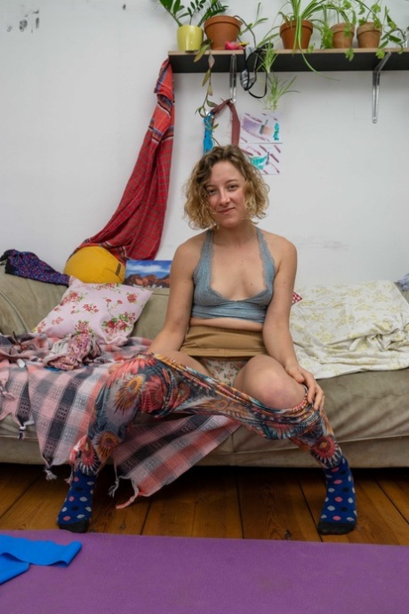short hair blonde amateur art naked photo