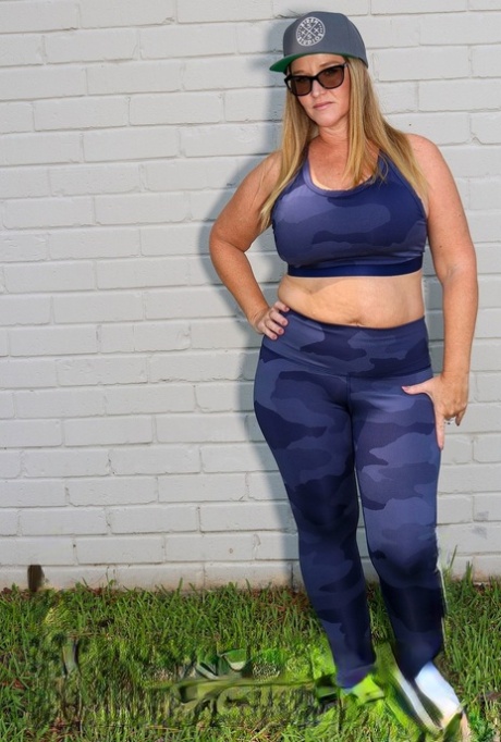 grey hair mom naked pictures