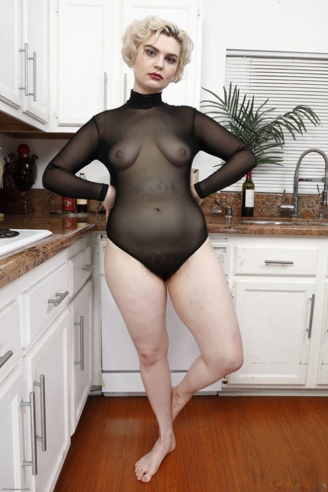short curly hair ebony beautiful image
