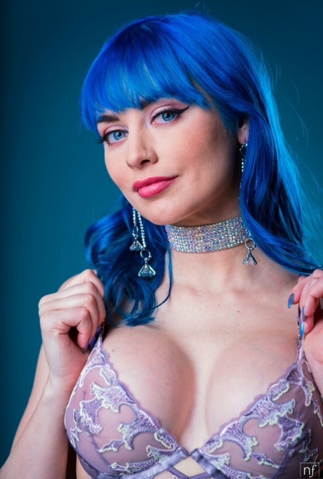 Jewelz Blu porn actress pic